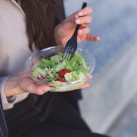 rucak za poneti - salata u ciniji