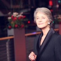 Sarlot Rempling glumica na crvenom tepihu