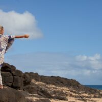 Žena u kimonu u prirodi