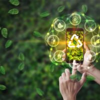 Pametni telefon i aplikacija za uređenje bašte