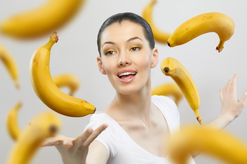 Devojka i banane