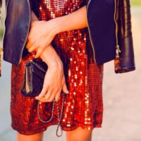 Zena sa bajkerskom jaknom