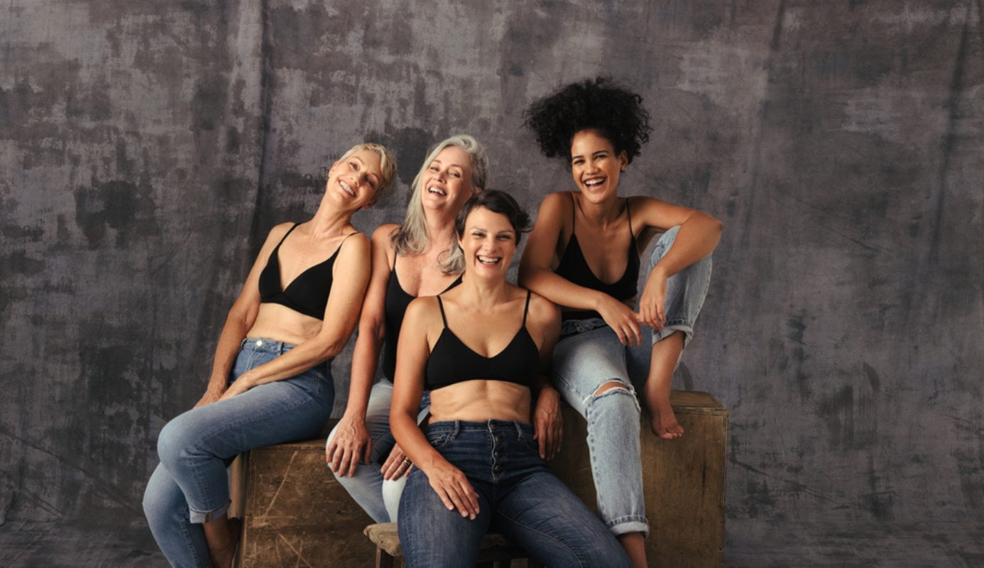 Grupa žena, različite konfekcijske veličine