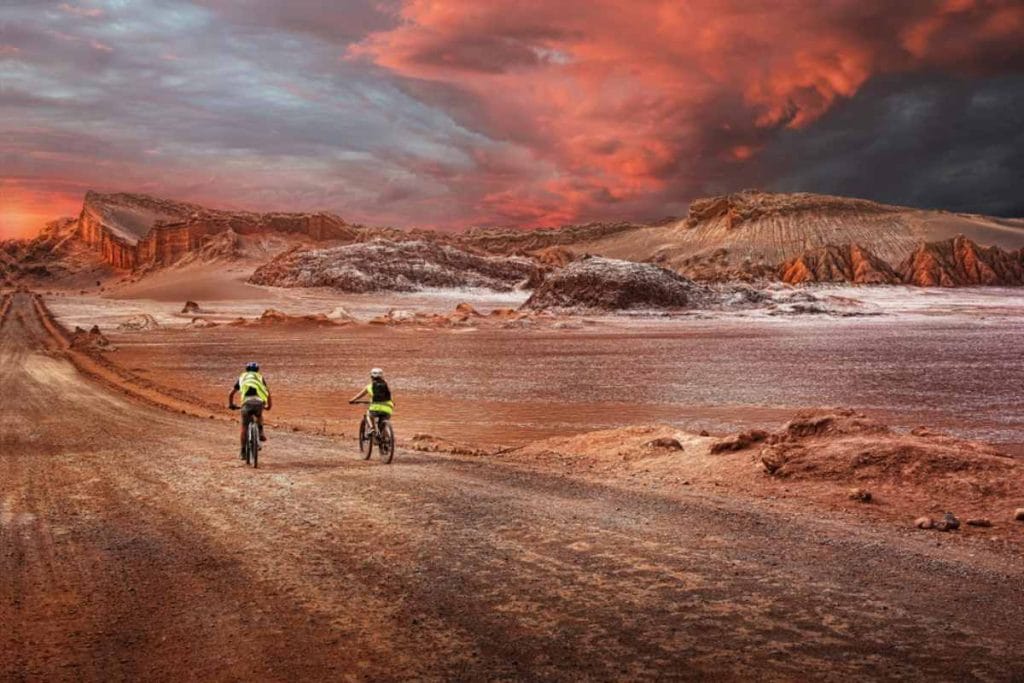 Zalazak sunca u pustinji Atacama u Čileu.