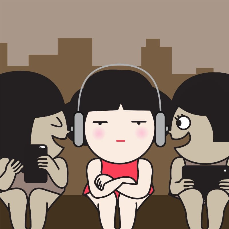 Crtež koji prikazuje Japanke koje čavrljaju,  dok u sredini između dve pričalice sedi treća, koja ima slušalice na ušima i ćuti.