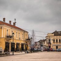 Centar Negotina, žute zgrade s početka prošlog veka.