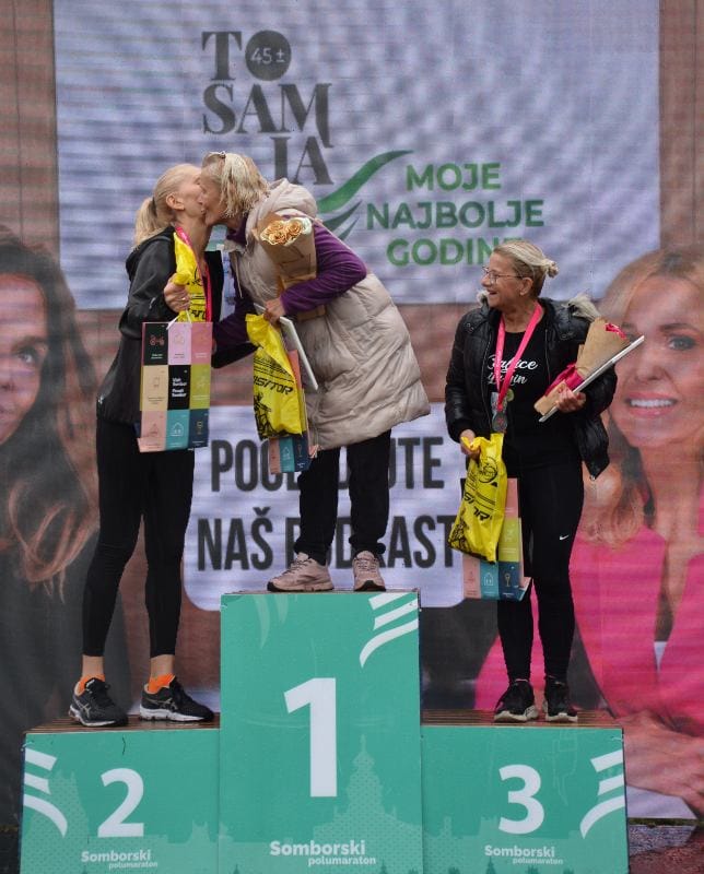 Dodela medalja nakon trke.