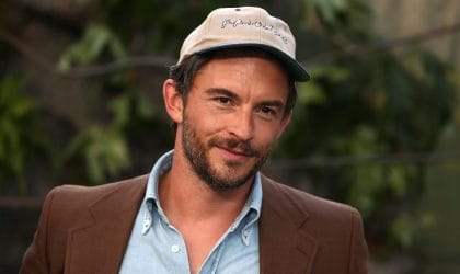 Džonatan Bejli sa kačketom.