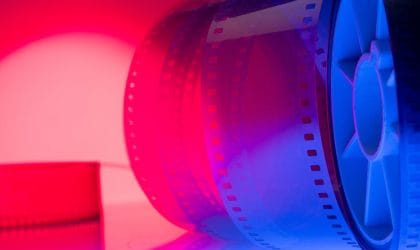 Apstrktan prikaz filmske trake.