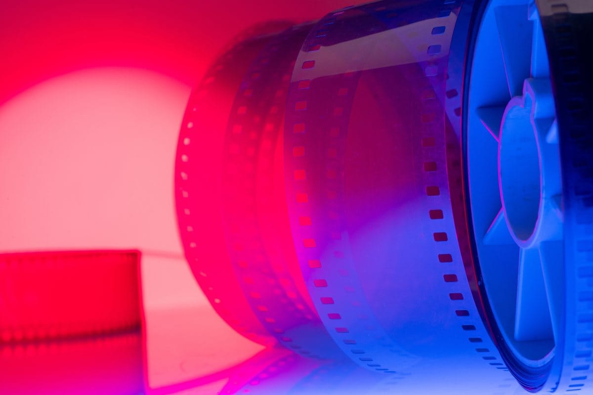 Apstrktan prikaz filmske trake.