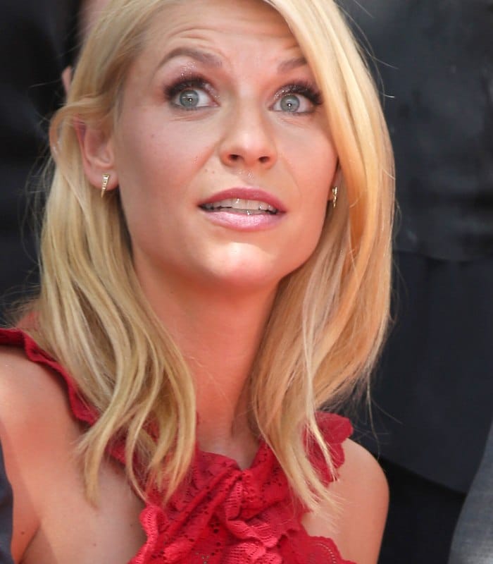 Kler Dejns, portret, napravila je mimiku čelom kada se iznenadila.