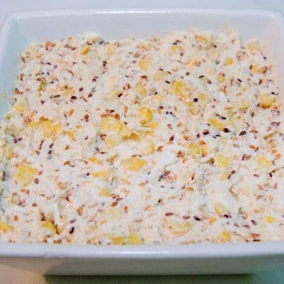 Susam salata sa piletinom i dodatkom kukuruznih zrna.