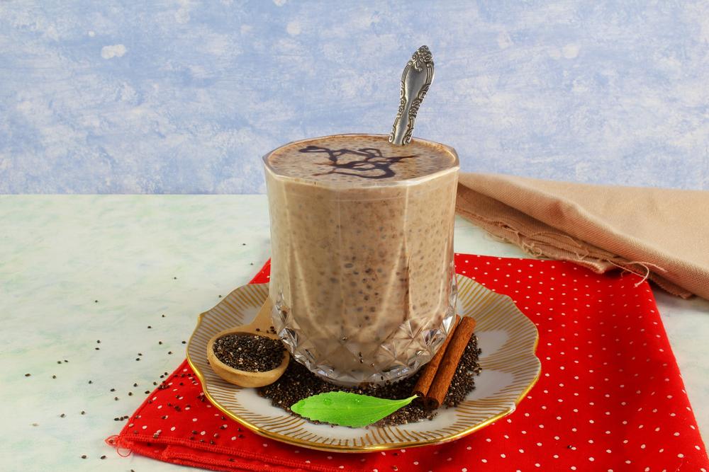 Puding od ćia semenki i čokolade.