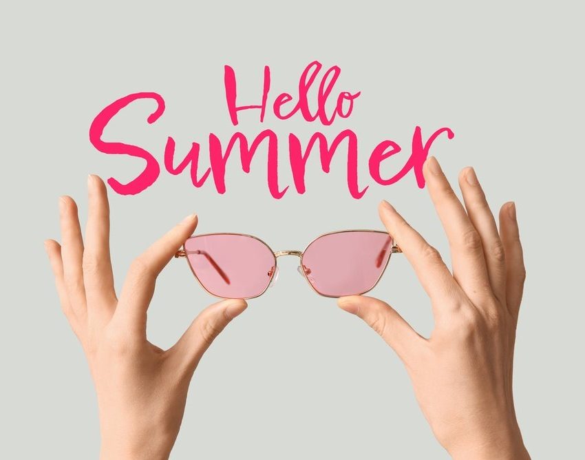 Natpis-Hello summer, naočare za sunce, sa roze staklima.