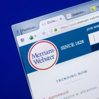 Rečnik Merriem Webster na internetu.
