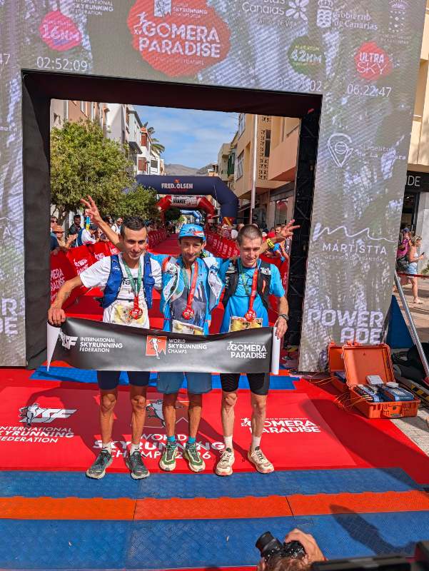 Tim koji je učestvovao u skyrunning-u na Tenerifima.
